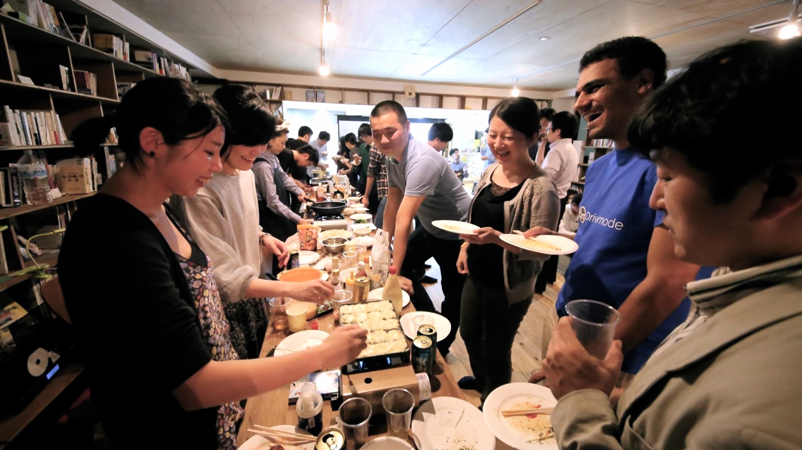 毎月開催されているco-ba shibuya交流会。会員でなくても参加できるオープンな雰囲気。